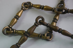 S&K kandelaars-Antieke, handgesmede bronzen ketting, Nederlands koloniaal (Indonesië), waarschijnlijk 18e eeuw - Schreuder-kraan.shop