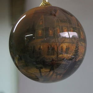 GoodwillLacquer house in winter scene kerstbal 9 cm - Schreuder-kraan.shop