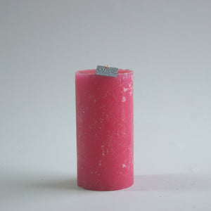 Lume-Ambachtelijke hand gegoten stompkaars pink hoogte 14/7 cm. - Schreuder-kraan.shop