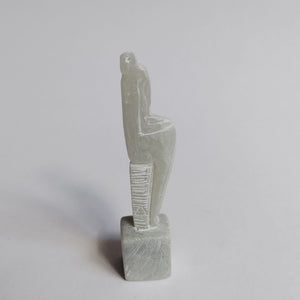Benzi Mazliah-Egyptische figuur, zittend, speksteen - Schreuder-kraan.shop