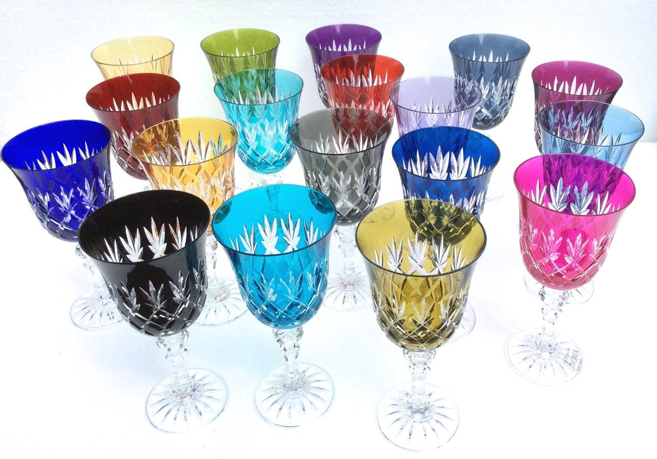LuxoriaEwa gekleurd en handgeslepen kristallen wijnglas - light blue - Schreuder-kraan.shop