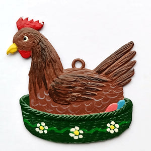 S&K handbeschilderd tin-Paashanger: kip in mandje - Schreuder-kraan.shop